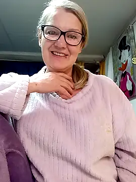 irinamaux online show from April 4, 2:43 am