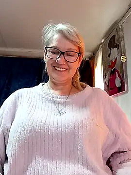 Snapshot of irinamaux chatting on May 16, 6:54 am irinamaux online show from May 16, 6:54 am
