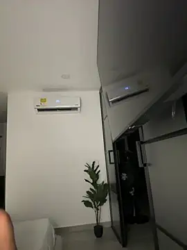 Snapshot of Brunettexio chatting on January 10, 5:15 am Brunettexio online show from January 10, 5:15 am