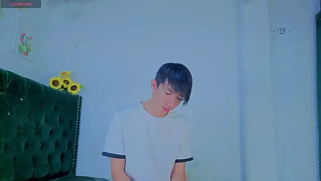 Levii Ackermann online show from April 13, 1:49 pm