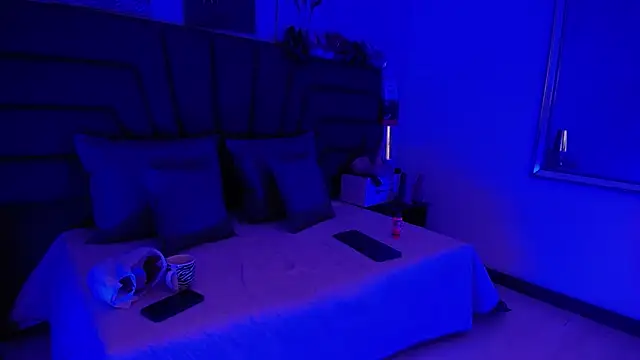 Sofi Perez  online show from April 1, 11:33 am