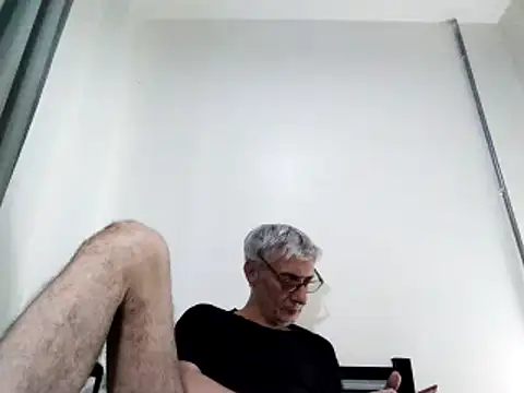 BIGUNCUTHARDCOCK online show from March 3, 9:33 am