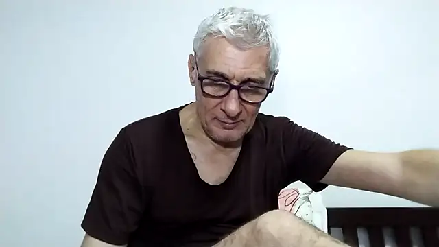 BIGUNCUTHARDCOCK online show from February 1, 1:09 pm