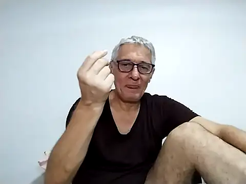 BIGUNCUTHARDCOCK online show from April 9, 3:06 am