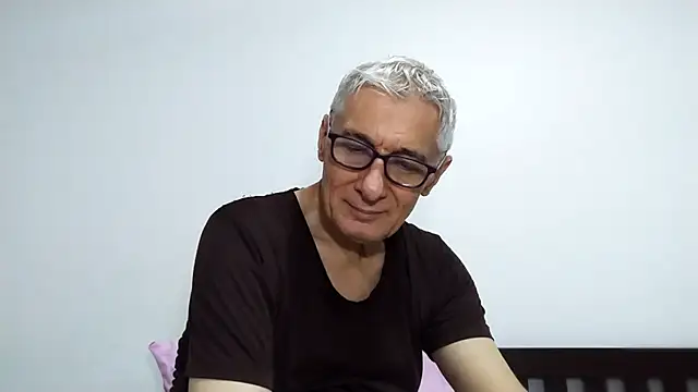Snapshot of BIGUNCUTHARDCOCK chatting on April 25, 2:58 am BIGUNCUTHARDCOCK online show from April 25, 2:58 am