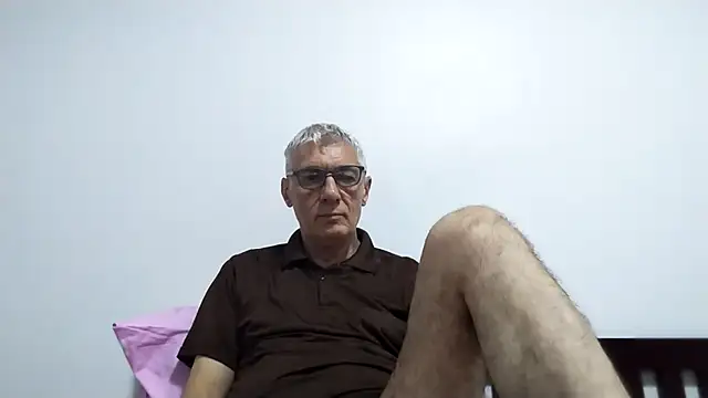 Snapshot of BIGUNCUTHARDCOCK chatting on May 17, 11:23 pm BIGUNCUTHARDCOCK online show from May 17, 11:23 pm