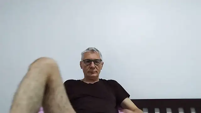 Snapshot of BIGUNCUTHARDCOCK chatting on May 19, 12:16 am BIGUNCUTHARDCOCK online show from May 19, 12:16 am