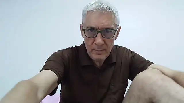 Snapshot of BIGUNCUTHARDCOCK chatting on May 25, 12:27 am BIGUNCUTHARDCOCK online show from May 25, 12:27 am