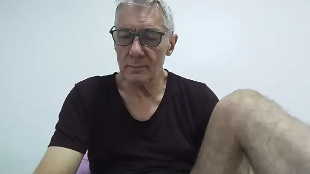 Snapshot of BIGUNCUTHARDCOCK chatting on June 2, 12:01 am BIGUNCUTHARDCOCK online show from June 2, 12:01 am