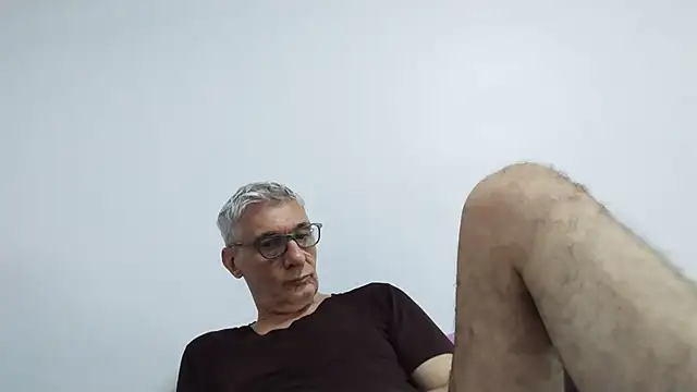 Snapshot of BIGUNCUTHARDCOCK chatting on June 9, 12:11 am BIGUNCUTHARDCOCK online show from June 9, 12:11 am