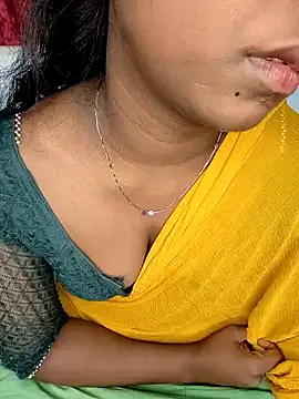 Snapshot of tamilachi4u chatting on January 5, 5:30 am tamilachi4u online show from January 5, 5:30 am