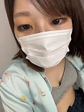 Snapshot of hi---chan- chatting on June 29, 12:49 pm hi---chan- online show from June 29, 12:49 pm