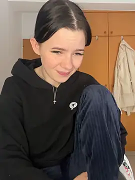 RoxiBlack online show from February 7, 8:07 am