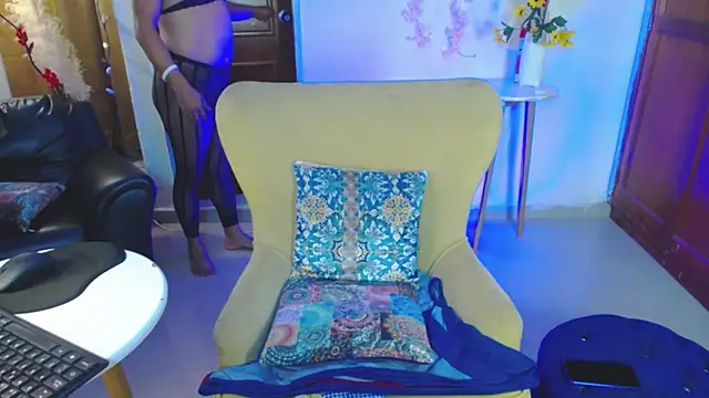 blackandwhite 2 online show from April 8, 3:12 pm