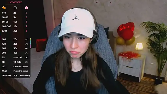 Snapshot of ashleyro1 chatting on February 20, 1:11 pm ashleyro1 online show from February 20, 1:11 pm