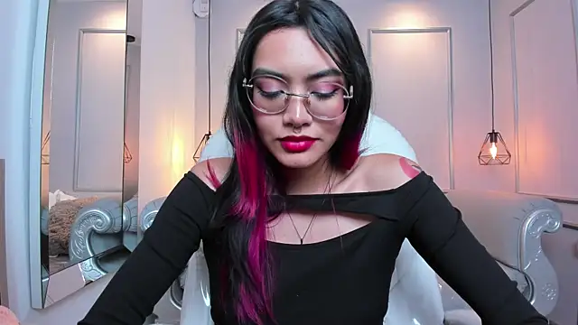 AzuraKindong online show from March 8, 1:39 am