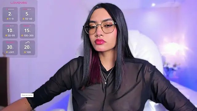 Snapshot of AzuraKindong chatting on June 9, 7:25 pm AzuraKindong online show from June 9, 7:25 pm