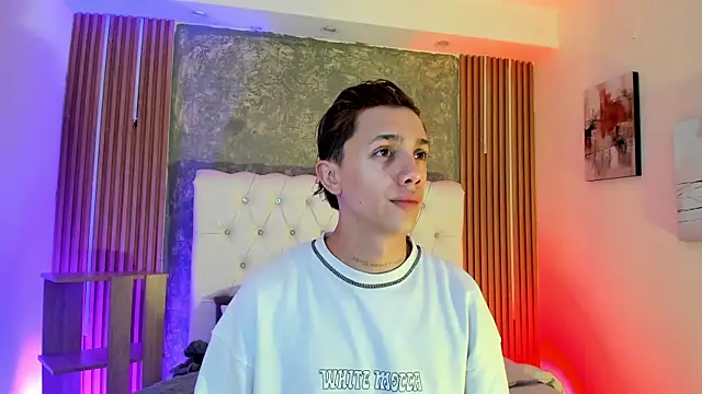 Snapshot of Tomy_Rox chatting on June 1, 9:05 pm Tomy Rox online show from June 1, 9:05 pm