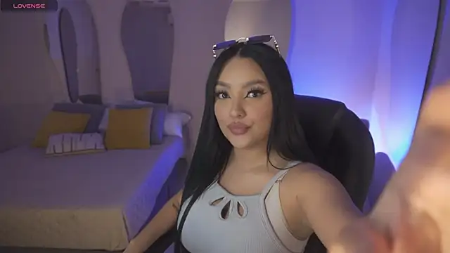 sarawinstone online show from February 17, 8:04 pm