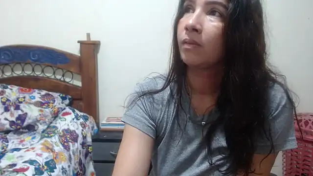 Snapshot of Ainhoa-hot chatting on May 15, 4:41 am Ainhoa-hot online show from May 15, 4:41 am