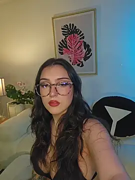 Snapshot of freya_bella_ chatting on March 17, 8:06 am freya bella online show from March 17, 8:06 am