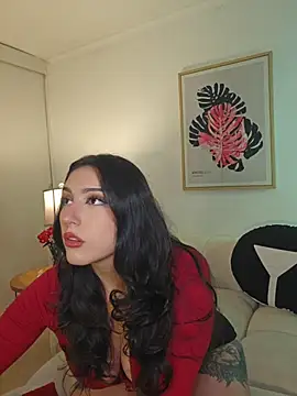 Snapshot of freya_bella_ chatting on April 25, 7:33 am freya bella online show from April 25, 7:33 am