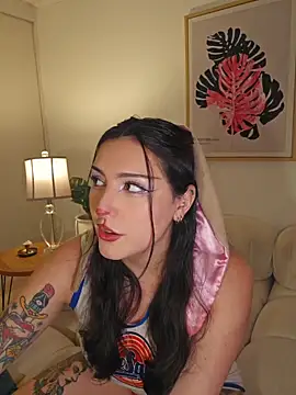 Snapshot of freya_bella_ chatting on May 22, 4:56 pm freya bella online show from May 22, 4:56 pm