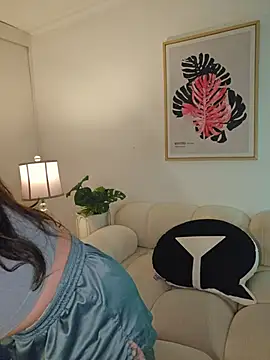 Snapshot of freya_bella_ chatting on June 16, 9:23 am freya bella online show from June 16, 9:23 am