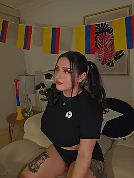 Snapshot of freya_bella_ chatting on June 26, 6:18 am freya bella online show from June 26, 6:18 am