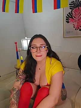 Snapshot of freya_bella_ chatting on July 4, 5:24 am freya bella online show from July 4, 5:24 am