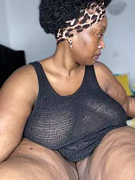 MsWhiteChocolatte online show from April 4, 5:10 pm