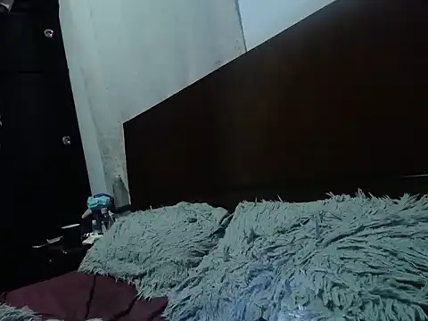 Laura martin  online show from April 10, 7:13 am