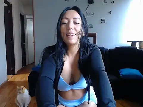 Snapshot of Laura_martin_ chatting on May 5, 11:51 am Laura martin online show from May 5, 11:51 am