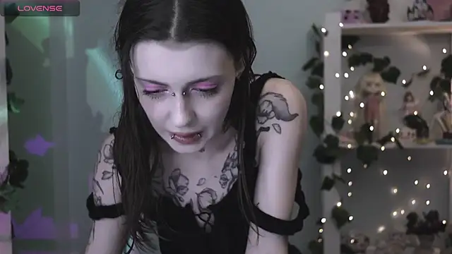 prettybones online show from June 24, 10:09 pm