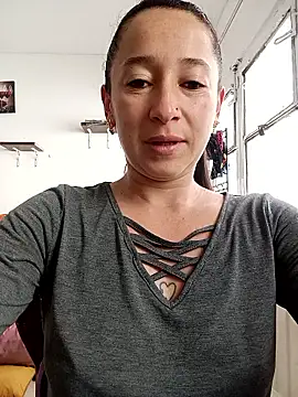 emilypoppy3 online show from January 8, 8:33 pm