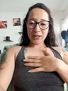 emilypoppy3 online show from February 21, 8:32 pm