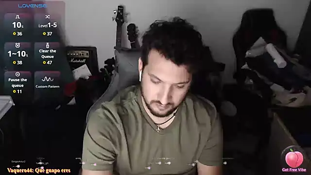 Snapshot of Tzurielo chatting on February 26, 11:04 pm Tzurielo online show from February 26, 11:04 pm