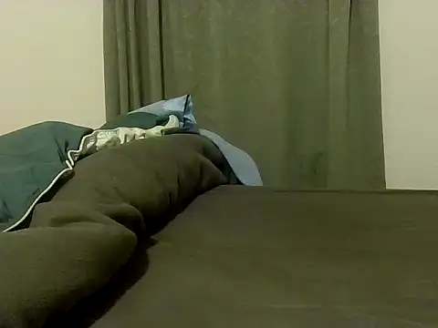 Snapshot of greeneyes0204 chatting on February 7, 10:41 am greeneyes0204 online show from February 7, 10:41 am