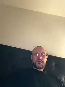 Guitccch online show from March 2, 5:42 pm