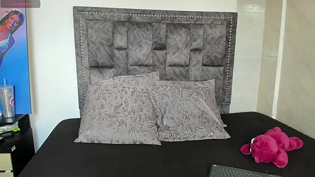 Snapshot of CandyRoxx1_ chatting on May 6, 7:41 pm CandyRoxx1 online show from May 6, 7:41 pm
