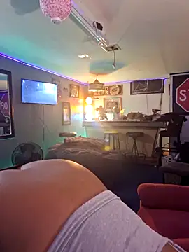 Snapshot of samone9 chatting on December 17, 4:23 am samone9 online show from December 17, 4:23 am