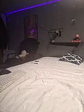 Snapshot of samone9 chatting on March 9, 1:35 am samone9 online show from March 9, 1:35 am