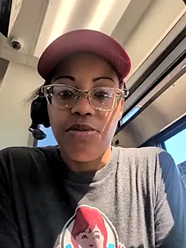 samone9 online show from April 12, 3:50 pm