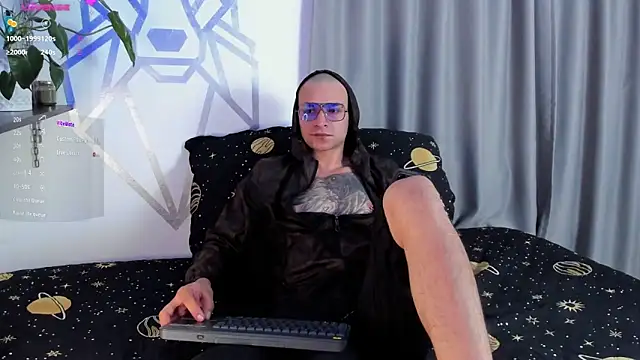 Snapshot of Aron-santoro chatting on December 28, 4:08 am Aron-santoro online show from December 28, 4:08 am