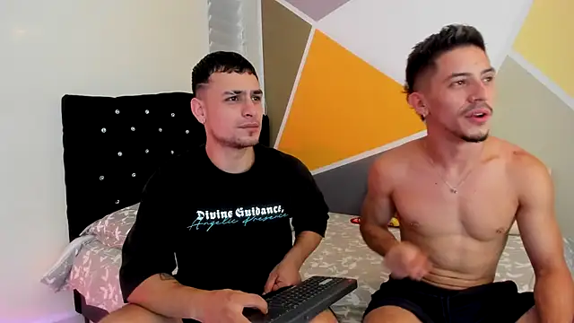 Snapshot of Aron-santoro chatting on September 11, 10:10 pm Aron-santoro online show from September 11, 10:10 pm