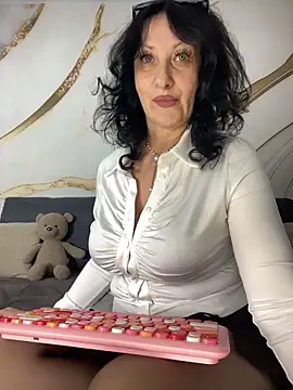 Katie-n online show from October 29, 6:48 am