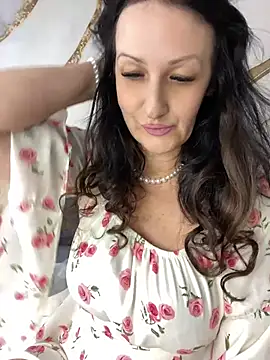 Snapshot of Katie-n chatting on July 12, 6:37 am Katie-n online show from July 12, 6:37 am