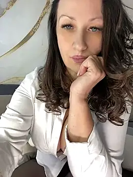 Snapshot of Katie-n chatting on July 17, 7:04 am Katie-n online show from July 17, 7:04 am