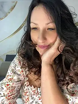 Snapshot of Katie-n chatting on July 27, 6:20 am Katie-n online show from July 27, 6:20 am