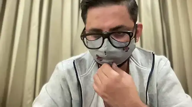 Snapshot of slavekinky001 chatting on December 21, 9:36 pm slavekinky001 online show from December 21, 9:36 pm